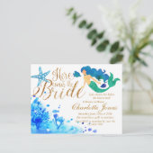 海の下の青い水色の甘い人魚の黄金の文字 インビテーションポストカード (スタンド正面)