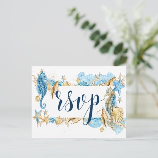 海の下 ブルー ゴールド ホワイト サマー ウェディング RSVP インビテーションポストカード (スタンド正面)