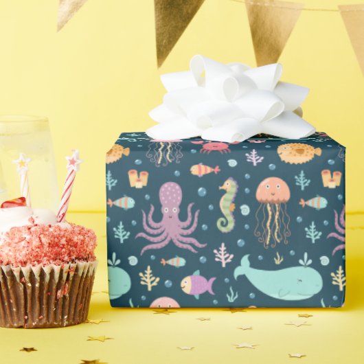 海の中で泳ぐ動物の海 ラッピングペーパー (誕生日パーティー)