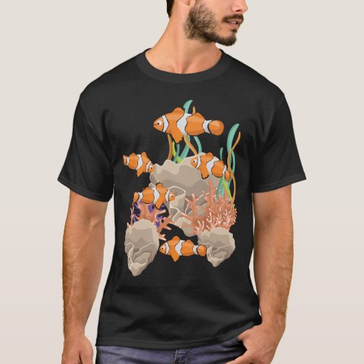 海の中のカクレクマノミ Tシャツ (正面)