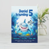 海の中のキュートなベイビーシャークとお魚の友達の誕生日ボーイ 招待状 (スタンド正面)