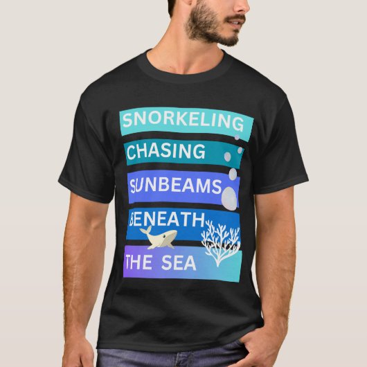海の中の光をシュノーケリングで追いかける Tシャツ (正面)