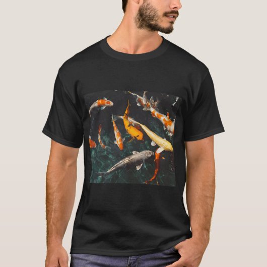 海の中の色とりどりの魚 Tシャツ (正面)