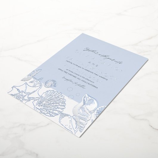 海の中の銀の青い貝殻のモダン結婚下で 箔招待状 (回転した状態)