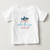海の中の1歳の誕生日パーティー ベビーTシャツ (正面)