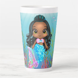 海の中遊の美しい黒の人魚 カフェラテマグ