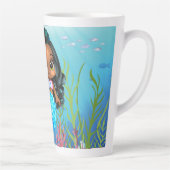 海の中遊の美しい黒の人魚 カフェラテマグ (右)