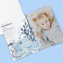 海の写真の誕生日パーティーの招待の下の子供