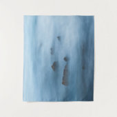 海の岩の霧がかった青の長い露出 タペストリー (正面)