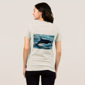 海の影: 黒いイルカ トライブレンドTシャツ (裏面全面)