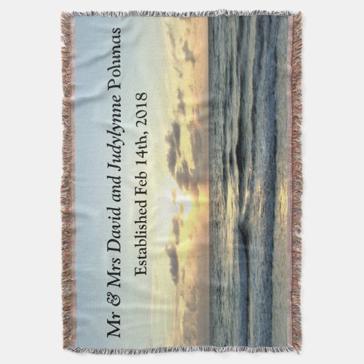 海の毛布パーソナライズされたの上結婚の日の出 スローブランケット (正面縦)