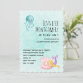 海の水の下にかわいい人魚のカラー誕生日 招待状 (スタンド正面)