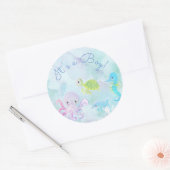 海の水の下にかわいい男の子シール ラウンドシール (封筒)