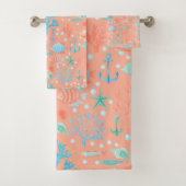 海の水の色の下にコーラルピンクのタオルのセット バスタオルセット (インサイチュ)