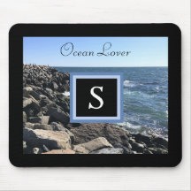 海の波と岩の写真イニシャルFrame Black