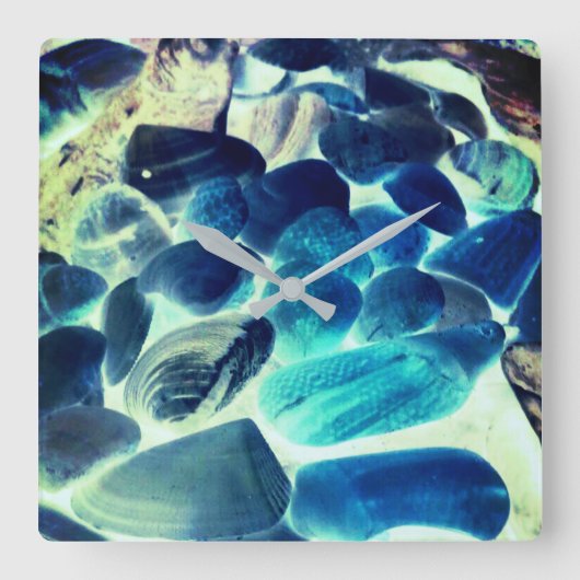 海の牡蠣殻、色を青から灰色に変更 スクエア壁時計 (正面)