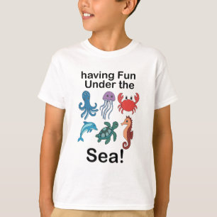 海の生き物たちが海の中で楽しむ誕生日 Tシャツ