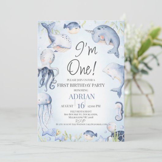 海の生き物の下の青い男の子の最初の誕生日 招待状 (スタンド正面)