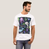 海の生命の水の色、暗い背景。 Tシャツ (正面フル)