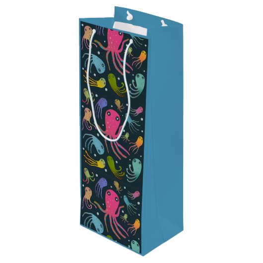 海の生物の漫画の暗い背景の下 ワインギフトバッグ (裏面アングル)