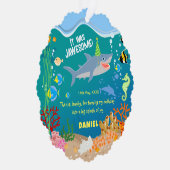 海の男の子の誕生日パーティーの下で笑顔のサメ オーナメントカード (右)