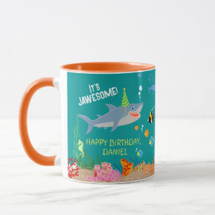 海の男の子の誕生日パーティーの下で笑顔のサメ マグカップ