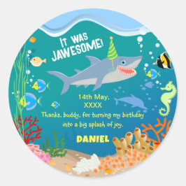 海の男の子の誕生日パーティーの下で笑顔のサメ ラウンドシール