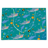 海の男の子の誕生日パーティーの下で笑顔のサメ ラージペーパーバッグ (正面)