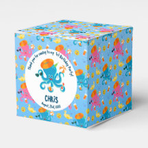 海の男の子の誕生日パーティーの下の青タコ