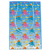 海の男の子の誕生日パーティーの下の青タコ ミディアムペーパーバッグ (正面)