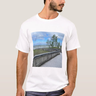 海の美しい景色を望むTシャツ Tシャツ