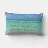 「海の記憶が残る」枕 ランバークッション (裏面)