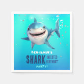 海の誕生日パーティーの下でサメ スタンダードカクテルナプキン (正面)
