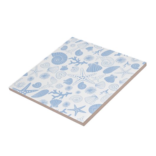 海の貝殻の淡いブルーの航海のな海岸のビーチ タイル (側面)