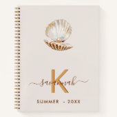 海の貝殻パールベージュの貝 スカラップのイニシャル ノートブック (正面)