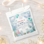 海の赤ちゃんシャワーの下のかわいい水色 フェイバーバッグ (クリップ留めされた状態)