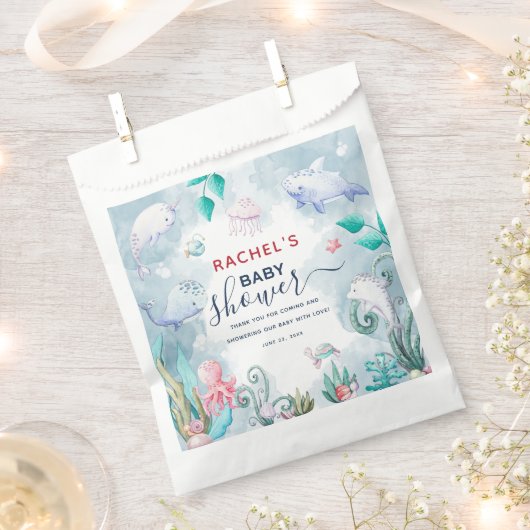 海の赤ちゃんシャワーの下のかわいい水色 フェイバーバッグ (クリップ留めされた状態)