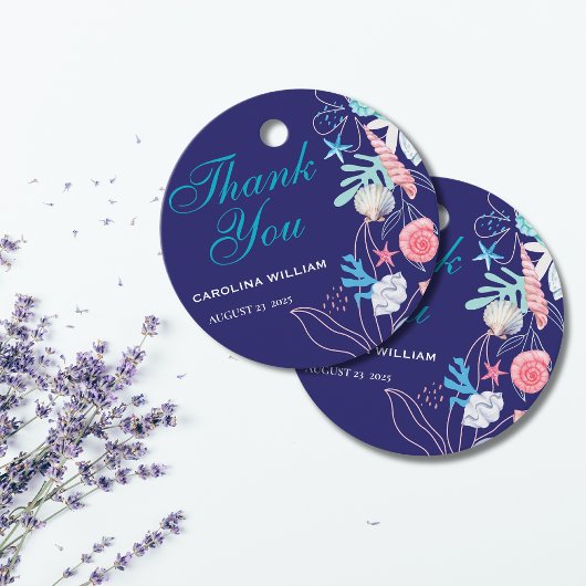 海の赤ちゃんシャワーの下の小さな真珠を紫 フェイバータグ