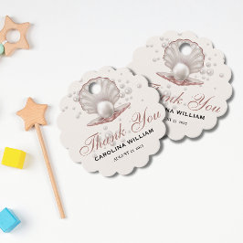 海の赤ちゃんシャワーの下の小さな真珠 フェイバータグ