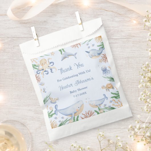 海の赤ちゃんシャワーの下の水色 フェイバーバッグ (クリップ留めされた状態)