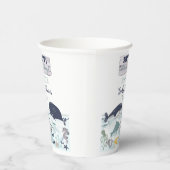 海の赤ちゃんシャワーの下の男の子だ 紙コップ (右)