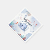 海の赤ちゃんシャワーの下の青いクジラ スタンダードカクテルナプキン (角)