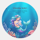 海の赤ちゃんシャワーの下の青い人魚 ラウンドシール (正面)