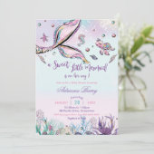 海の赤ちゃん女の子の下で人魚の尾の赤ちゃんシャワー 招待状 (スタンド正面)