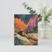 海の超リアル混合メディアコラージュの下で眠る ポストカード (スタンド正面)