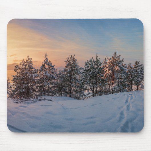海の近凍っていくの雪の森の夕日 マウスパッド (正面)