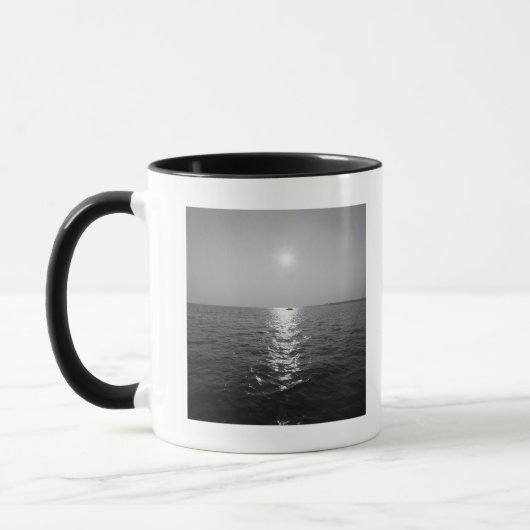 海の遠いボート マグカップ (左)