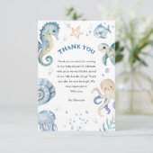 海の青い男の子の水色のベビーシャワーの下 サンキューカード (スタンド正面)