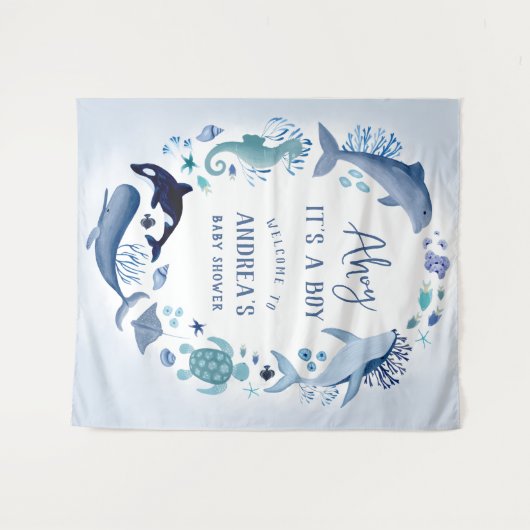 海の青い赤ちゃんシャワーの下の男の子だ タペストリー (正面(横))