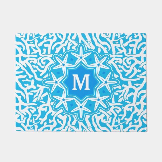 海の青のビーチの珊瑚礁のヒトデのモノグラム ドアマット (正面)